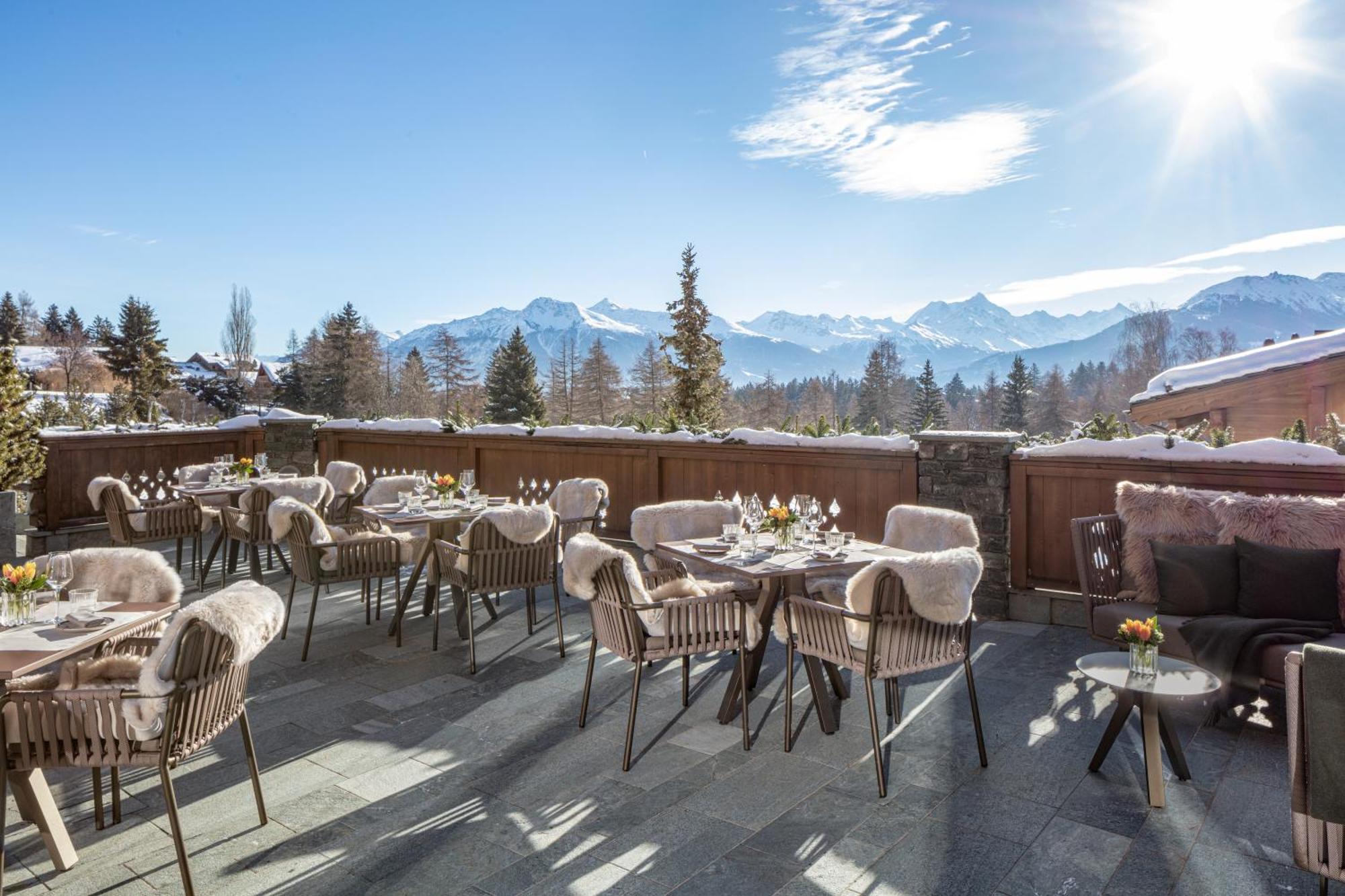 Guarda Golf Hotel & Residences Crans-Montana Luaran gambar