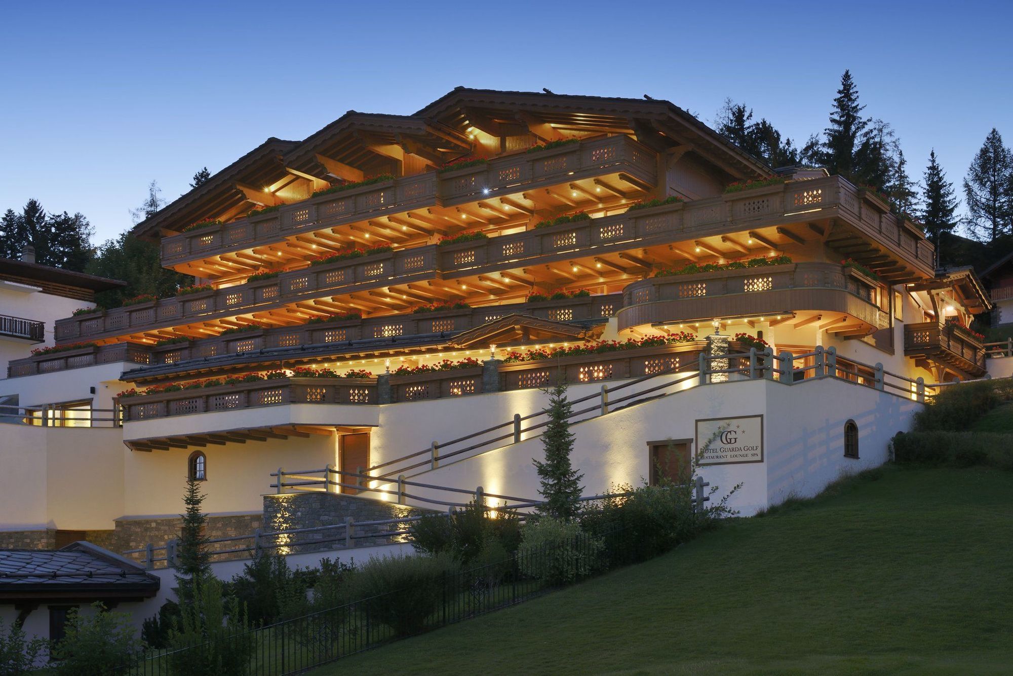 Guarda Golf Hotel & Residences Crans-Montana Luaran gambar